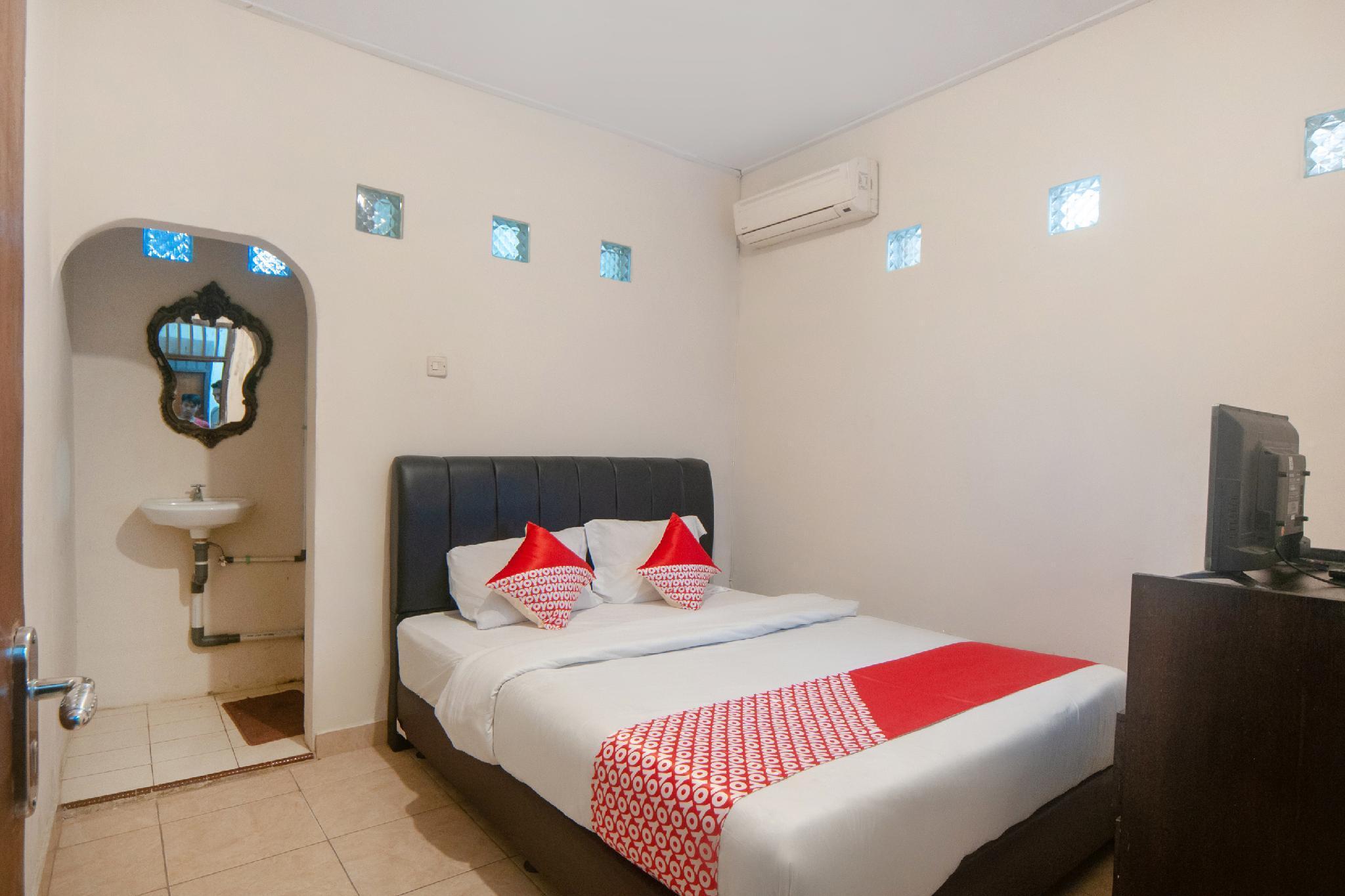 Oyo 2256 Danysa Guesthouse Jakarta Exterior photo